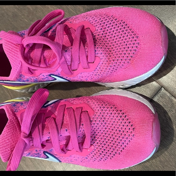 ❌❌SOLD❌❌Nike Epic React Flyknit 2  Fuchsia Pink - Picture 7 of 9